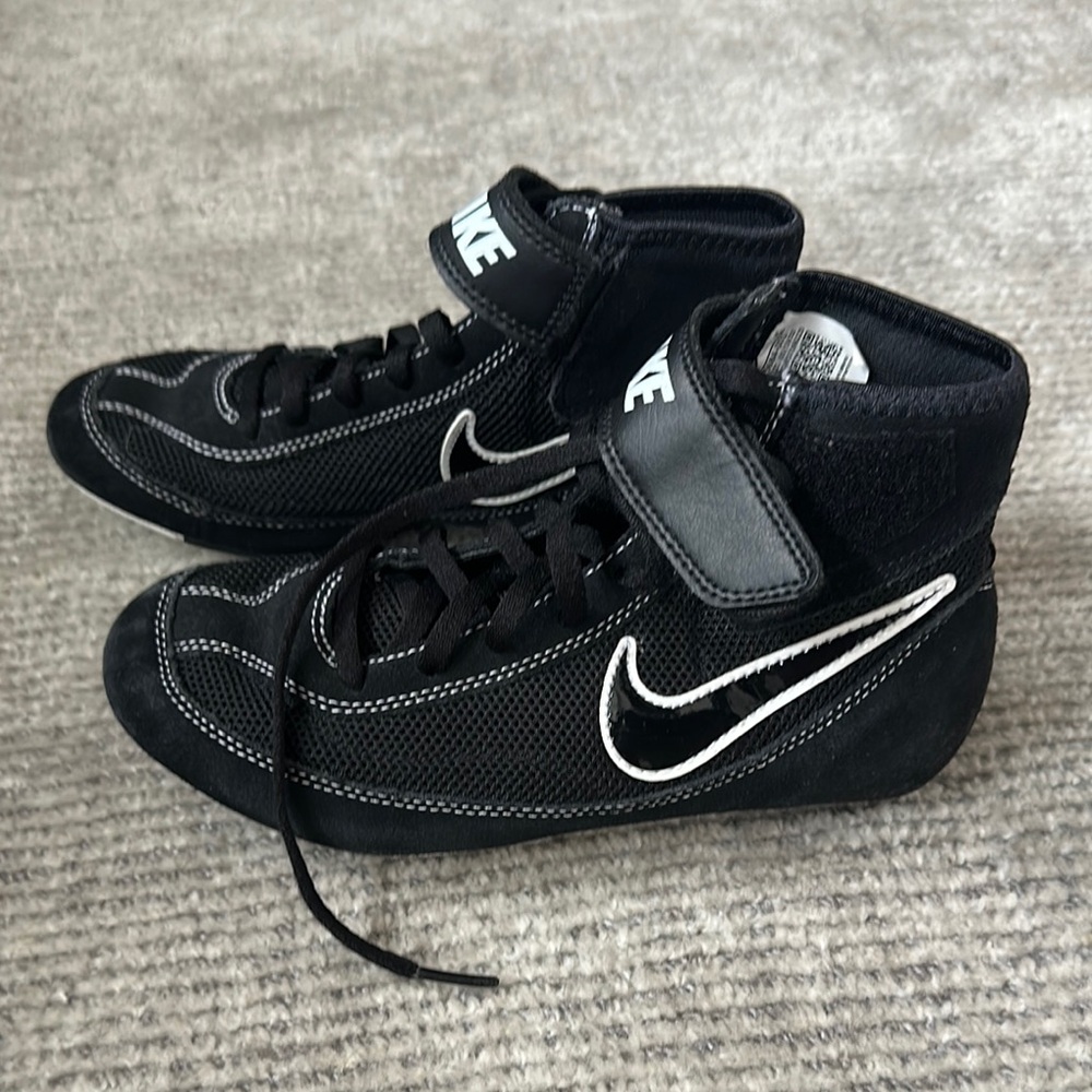 Wrestling kids Nike Black and White High-Top Sneakers